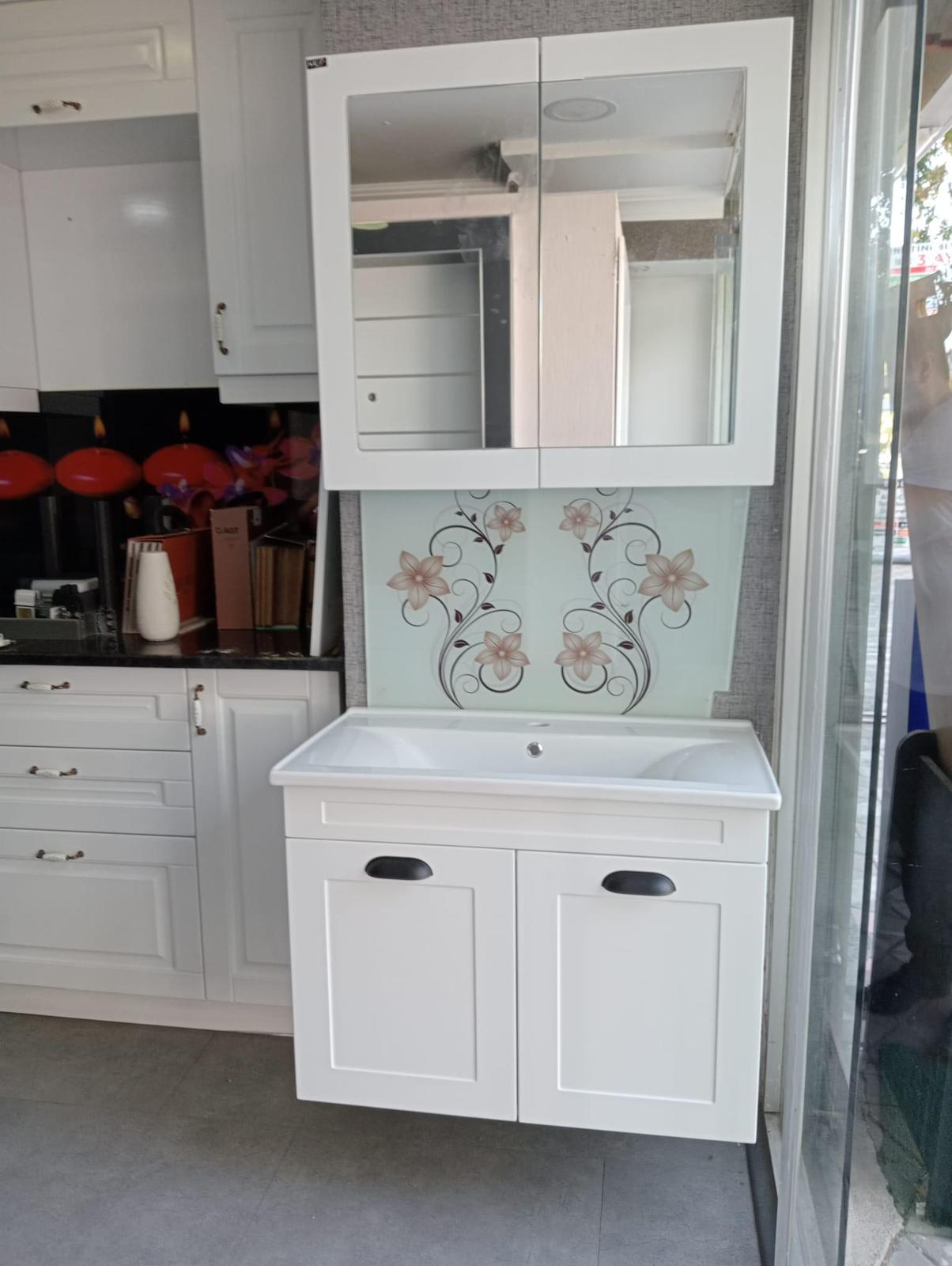 Evim Dekorasyon Banyo Dolabı